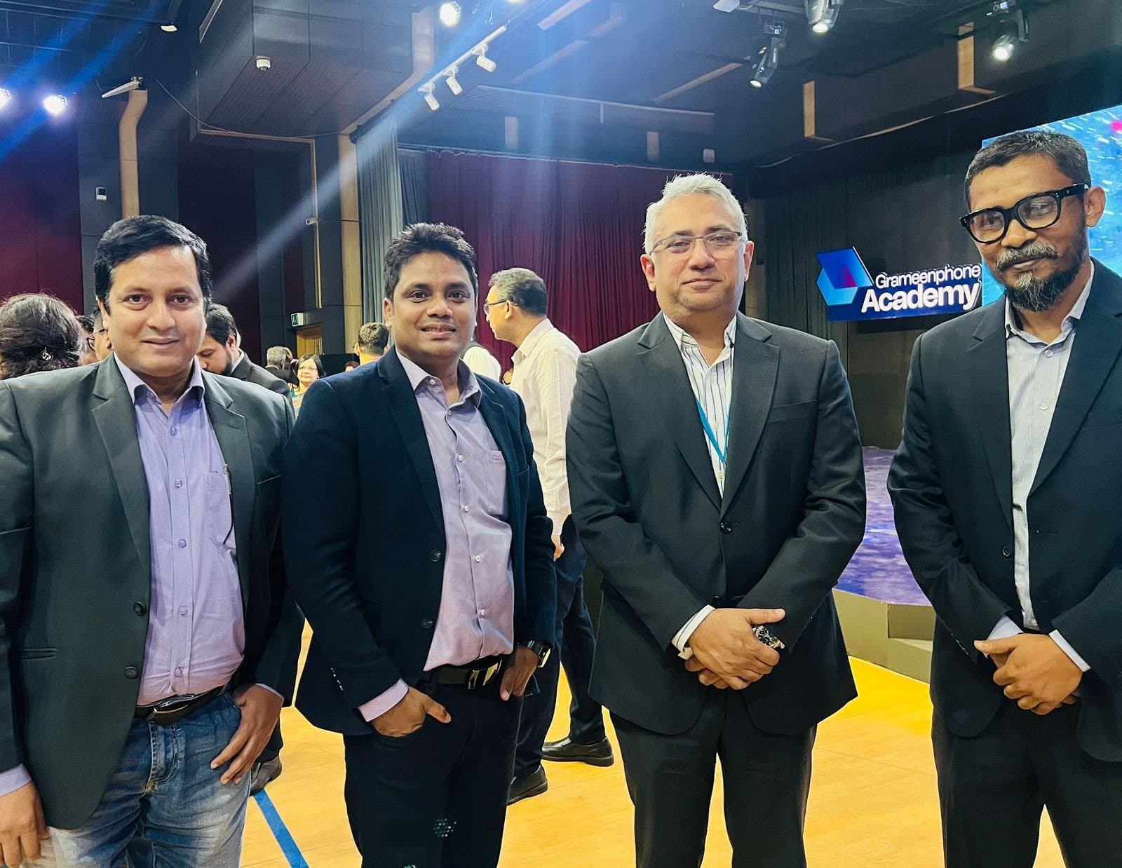 With three industry peers at Grameenphone Academy